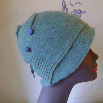 Slouchy 2 Button Cashmere Beanie