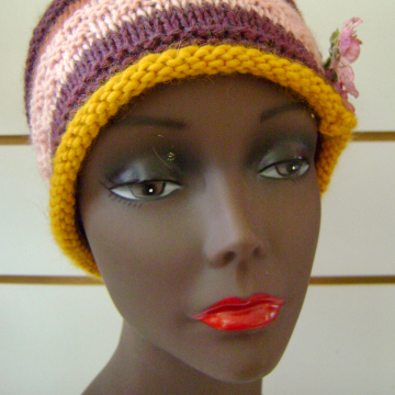 Handknit Cloche with Flower