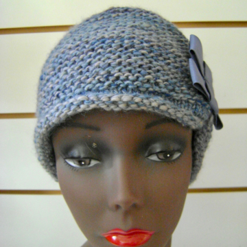 Handknit Cloche with Bows