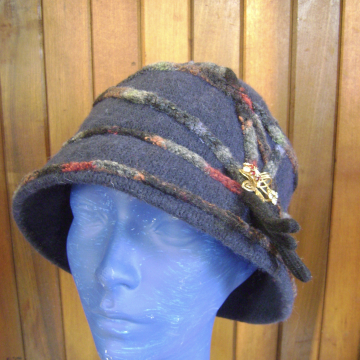 Lil' Cloche with Pin