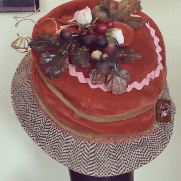 Crazy lil' hat with Flowers and Enamel pin