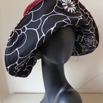 Reversible Big Brimmed Bucket Hat