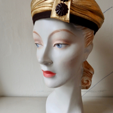 Golden Hat with 2 Buttons